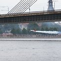 Jurgis Kairys praskrido po Dauguvos tiltu Vinšu. 