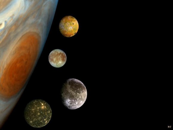 Nuotr. iš/Šiame montaže – pagrindiniai Jupiterio palydovai (iš viršaus į apačią) – Ija, Europa, Ganimedas, Kalista